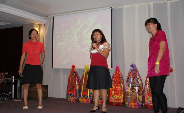 电脑老师开工宴–“金”骚全场